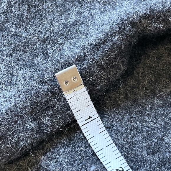 Like new dark grey 100% wool beret, one size fits most - Picture 7 of 11